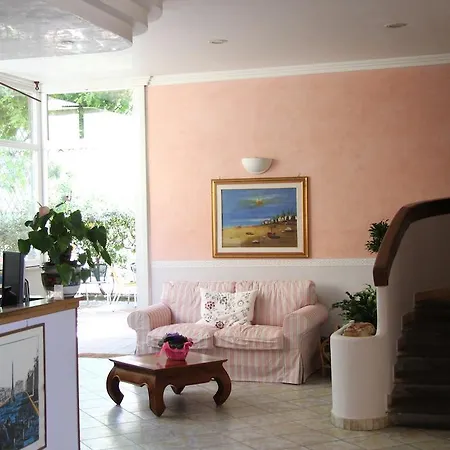 Tirrenia Hotel 3*